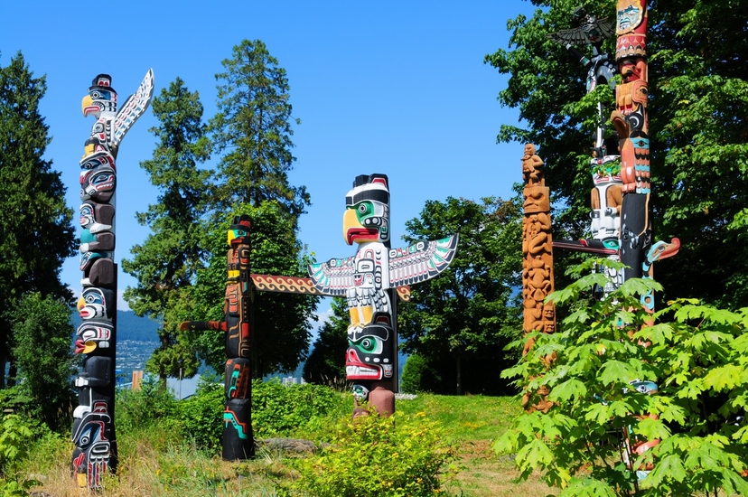 https://res.cloudinary.com/see-sight-tours/image/upload/v1581707028/totem-pole-stanley-park.jpg