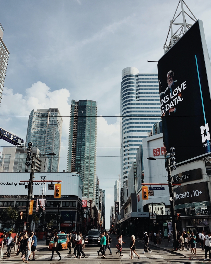 https://res.cloudinary.com/see-sight-tours/image/upload/v1596223937/dundas-square.jpg