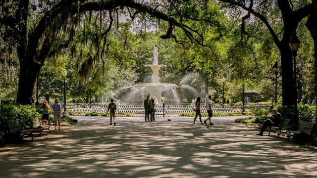 Best of Savannah Small Group Walking Tour 