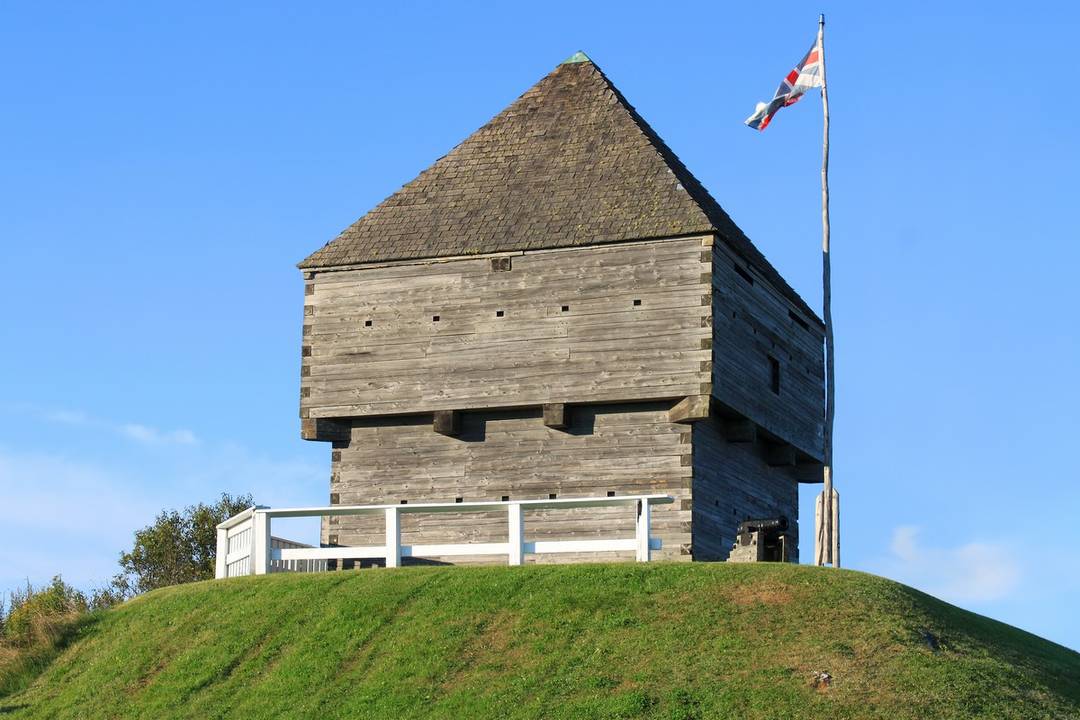 https://res.cloudinary.com/see-sight-tours/image/upload/v1585330527/fort-howe.jpg