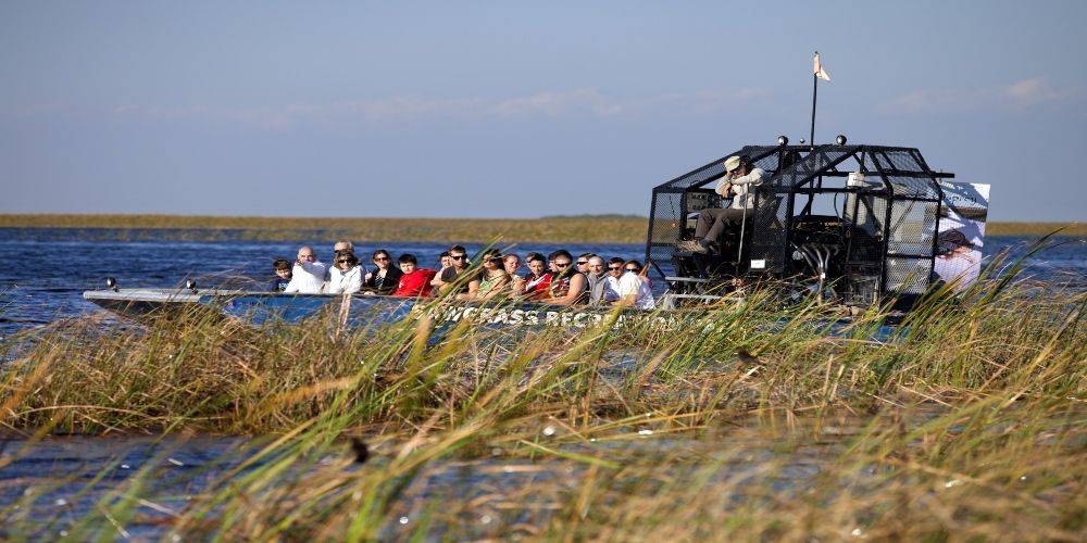 https://res.cloudinary.com/see-sight-tours/image/upload/v1674141882/strapi/4_Airboat_6838ba947b.jpg